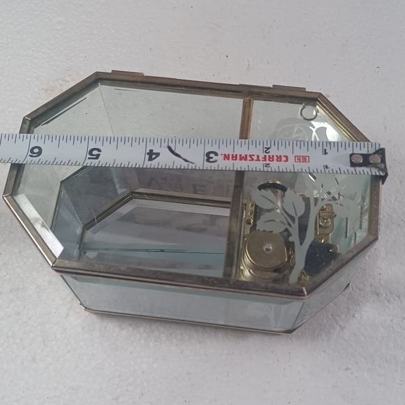 Vintage music box Frosted Etched rose Flower Clear Glass Music Box  condition is - Picture 4 of 8